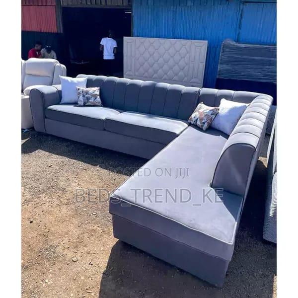 Stunning 6 Seater L Sofa (Back Parmanent)