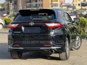 Toyota Harrier 2.0 2018 Black