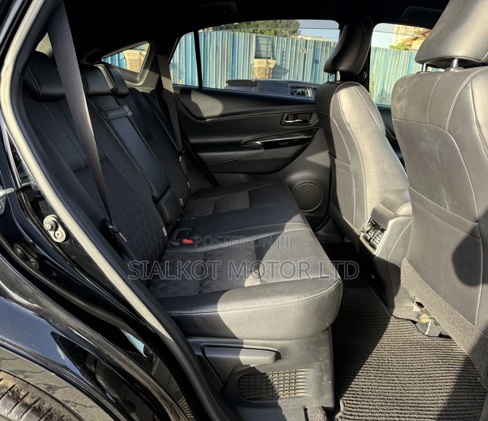 Toyota Harrier 2.0 2018 Black