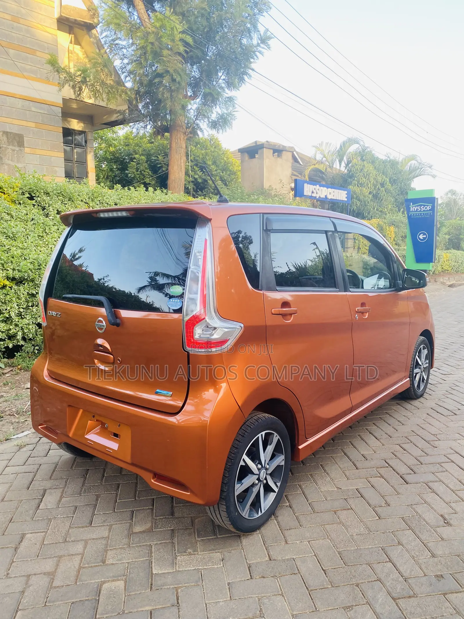 Nissan Dayz 2018 Orange
