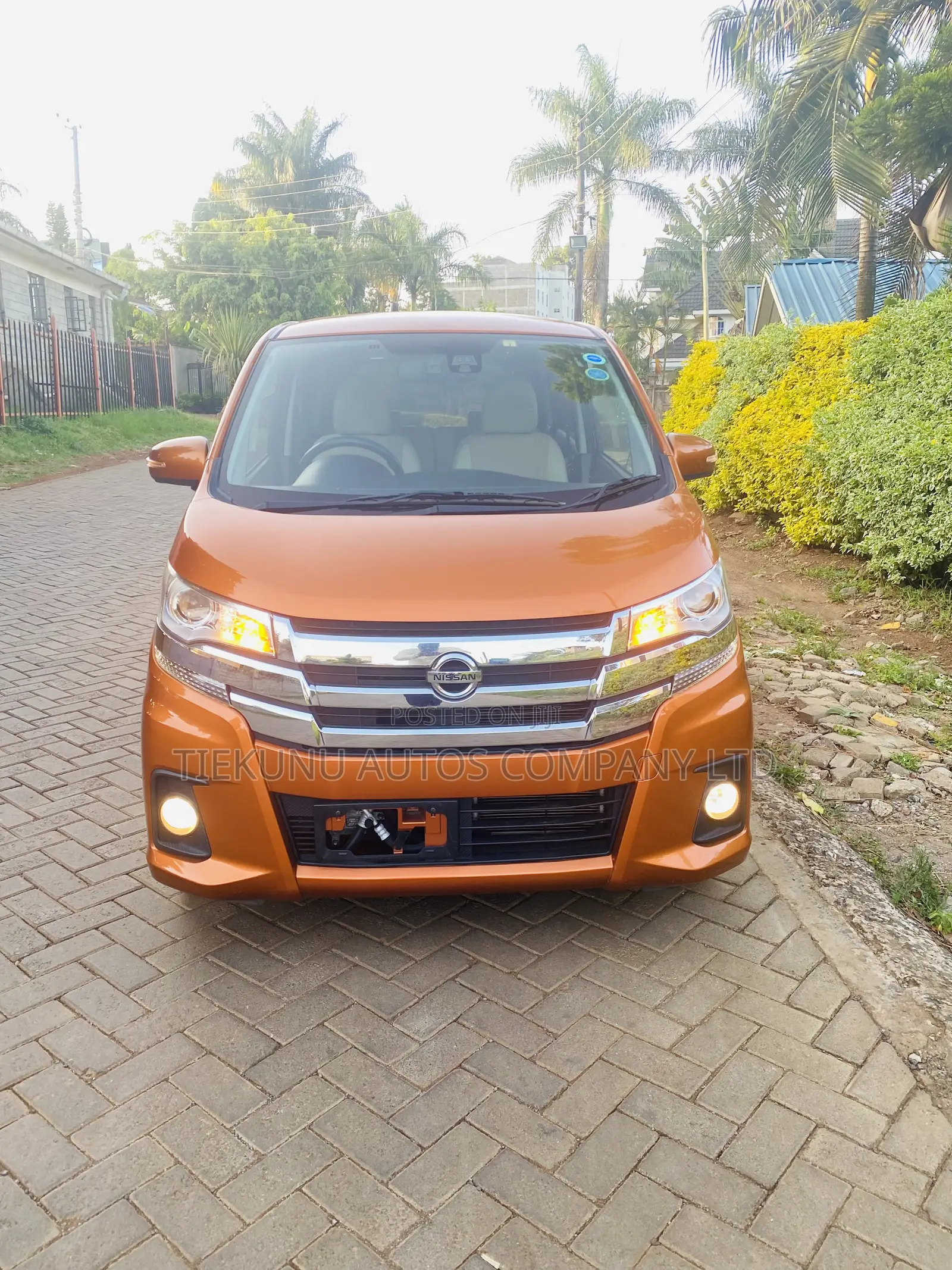 Nissan Dayz 2018 Orange