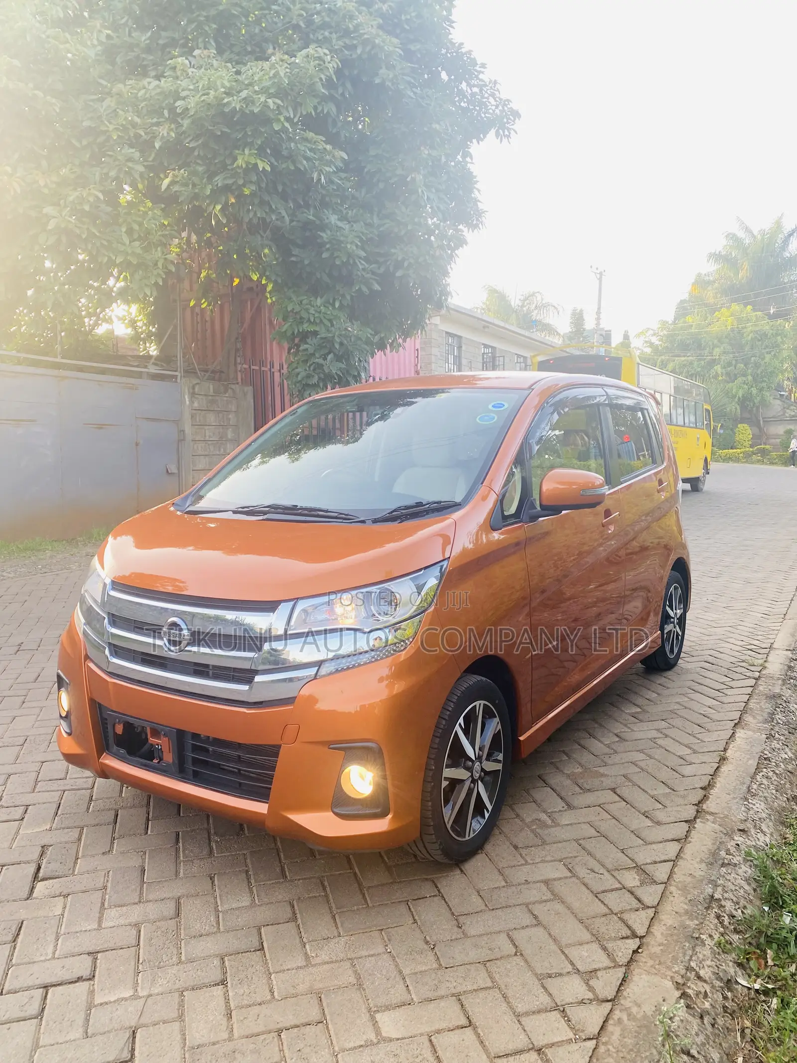 Nissan Dayz 2018 Orange