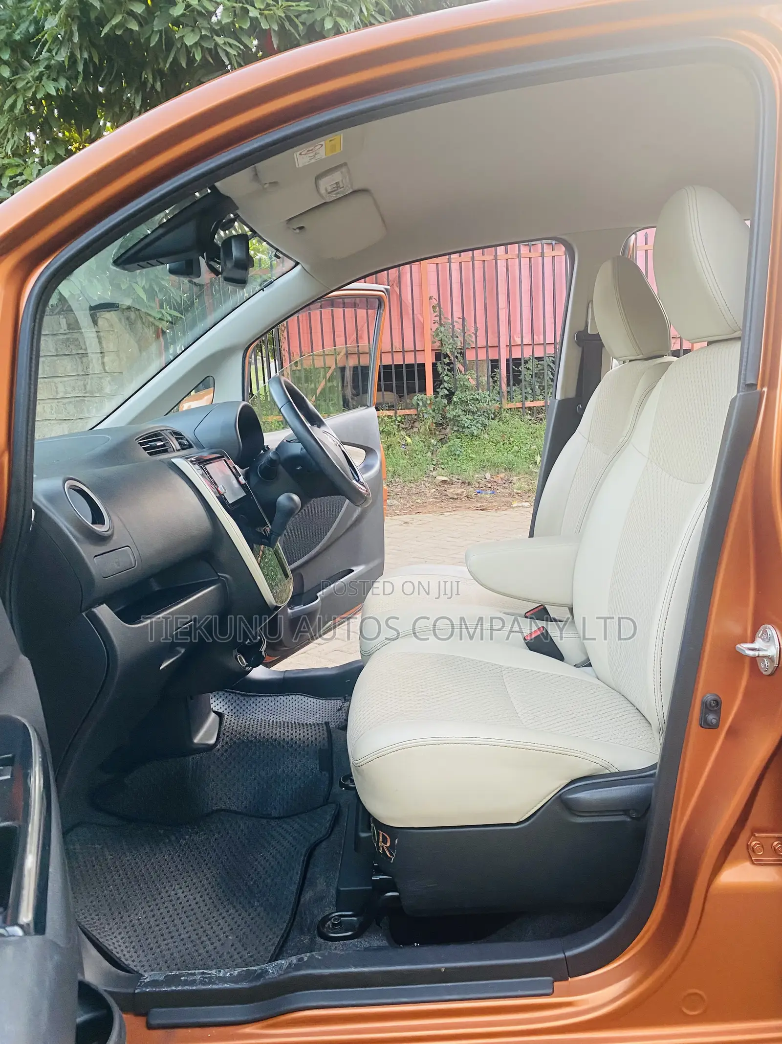 Nissan Dayz 2018 Orange