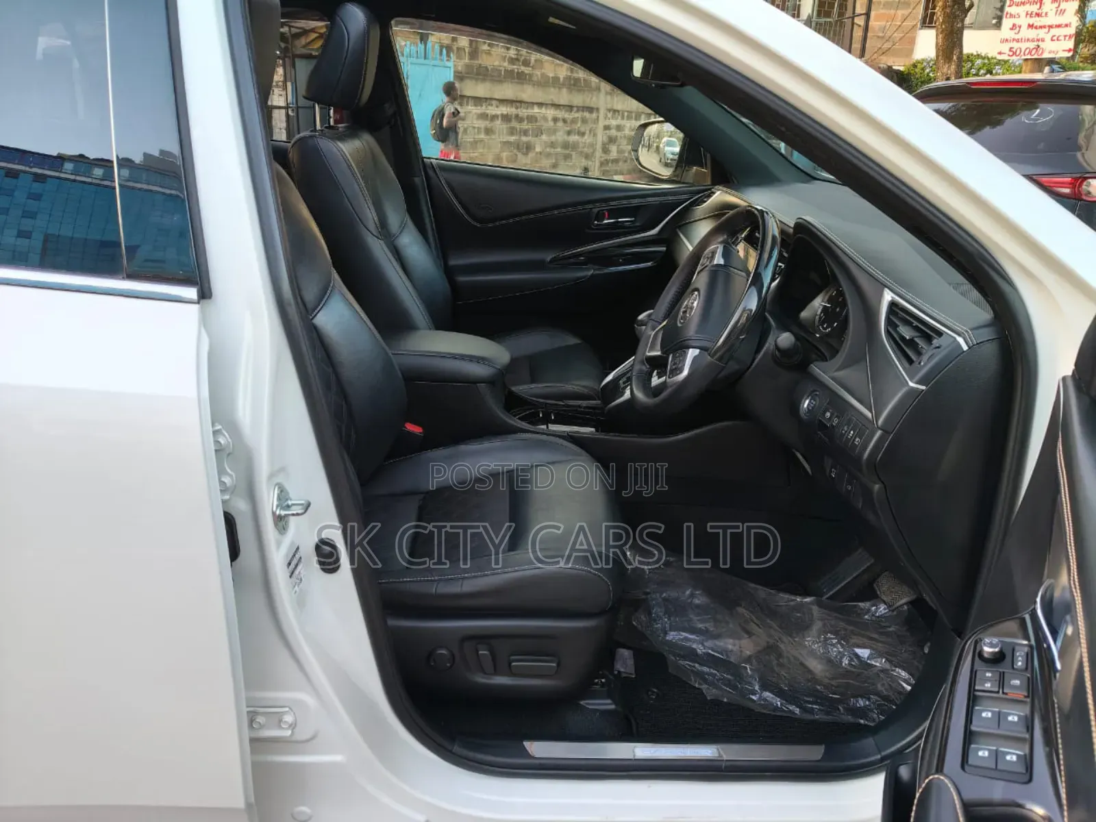 Toyota Harrier 2.0 2018 White
