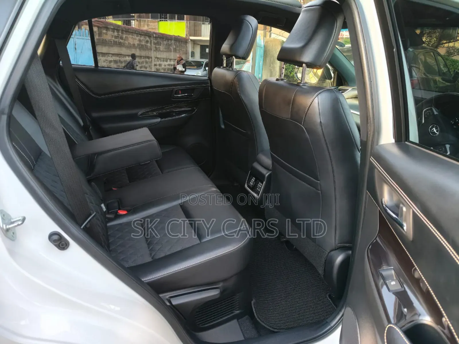 Toyota Harrier 2.0 2018 White