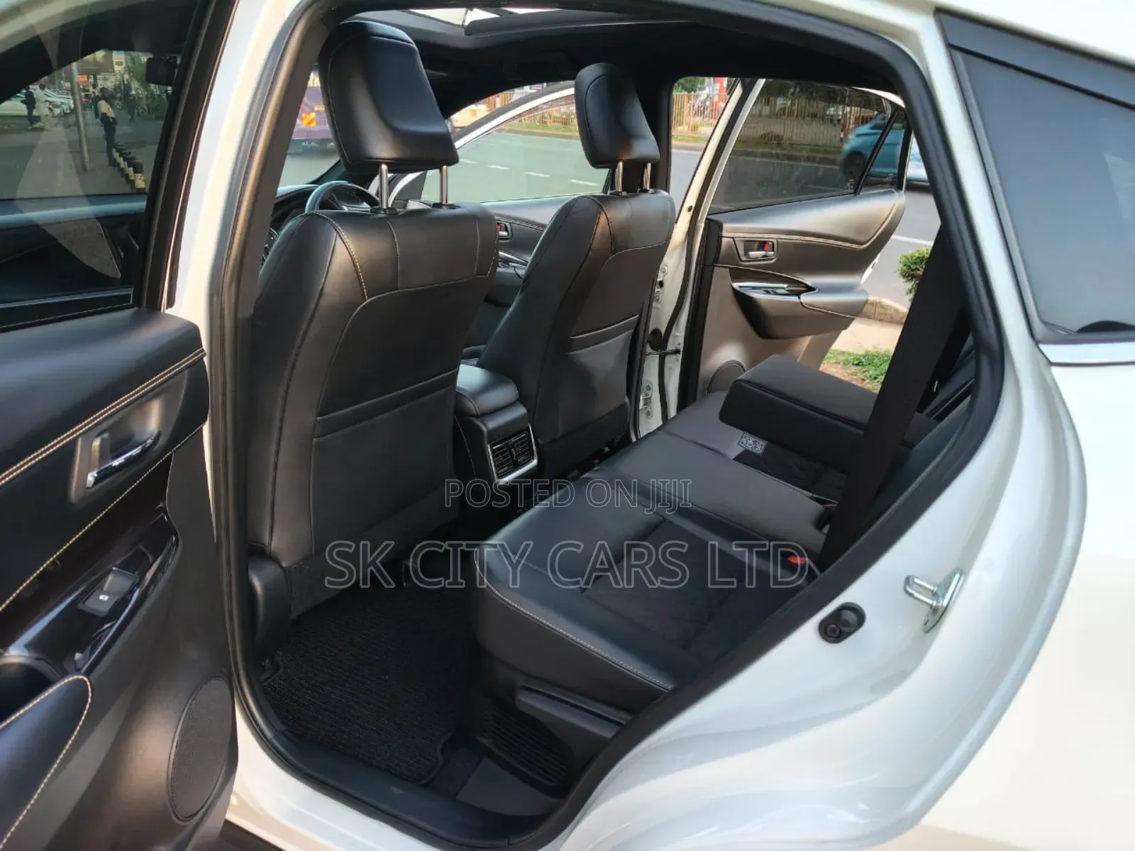 Toyota Harrier 2.0 2018 White