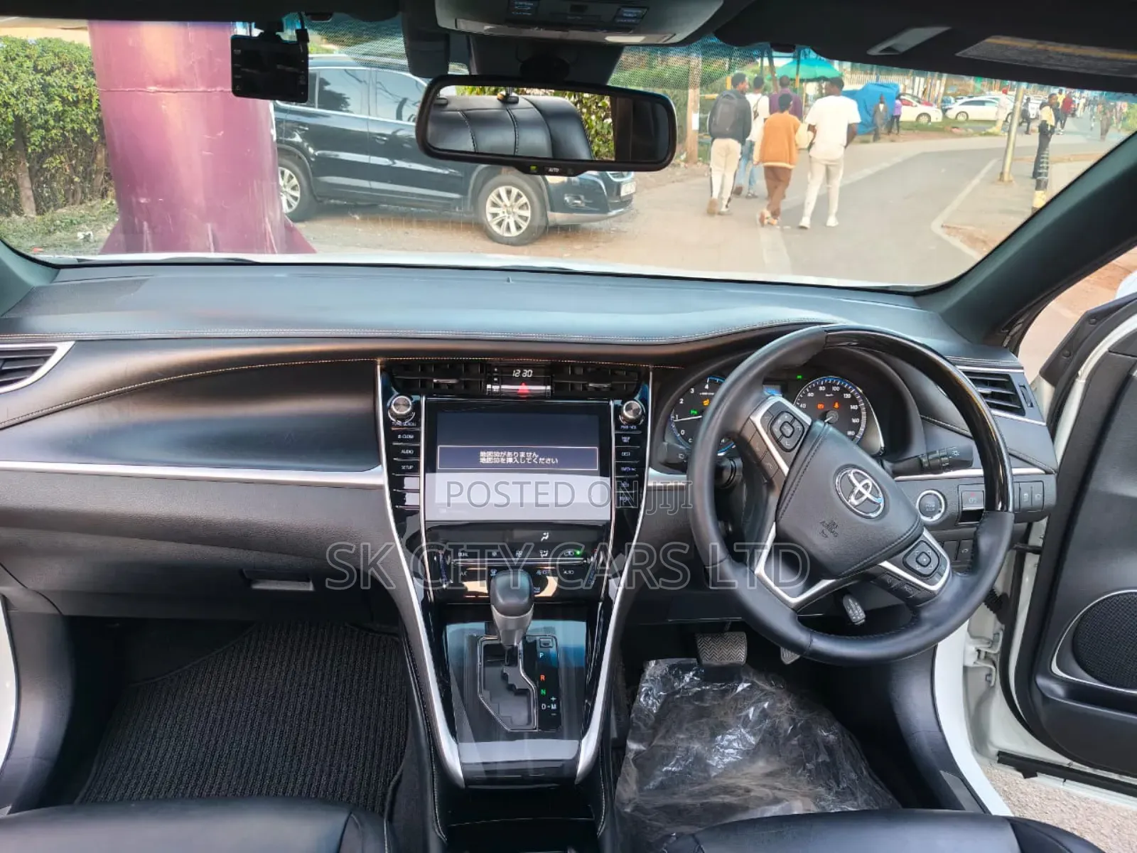 Toyota Harrier 2.0 2018 White