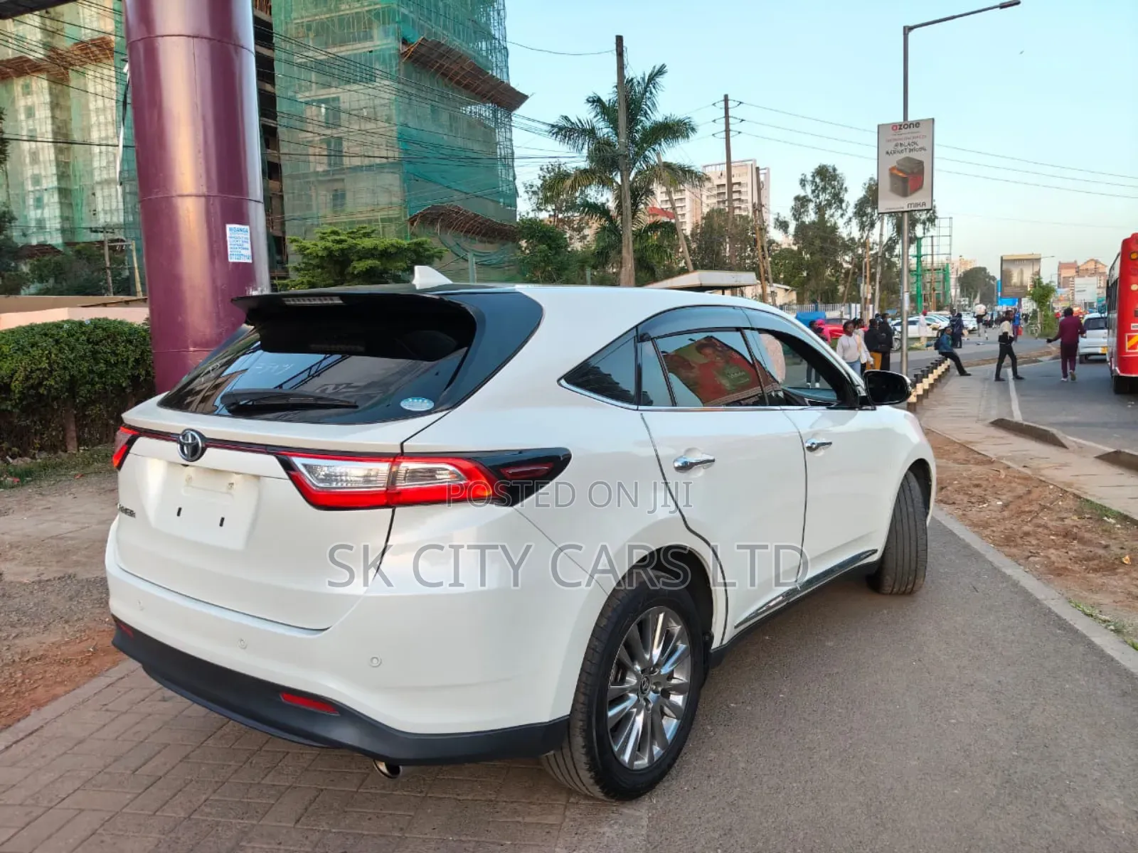 Toyota Harrier 2.0 2018 White