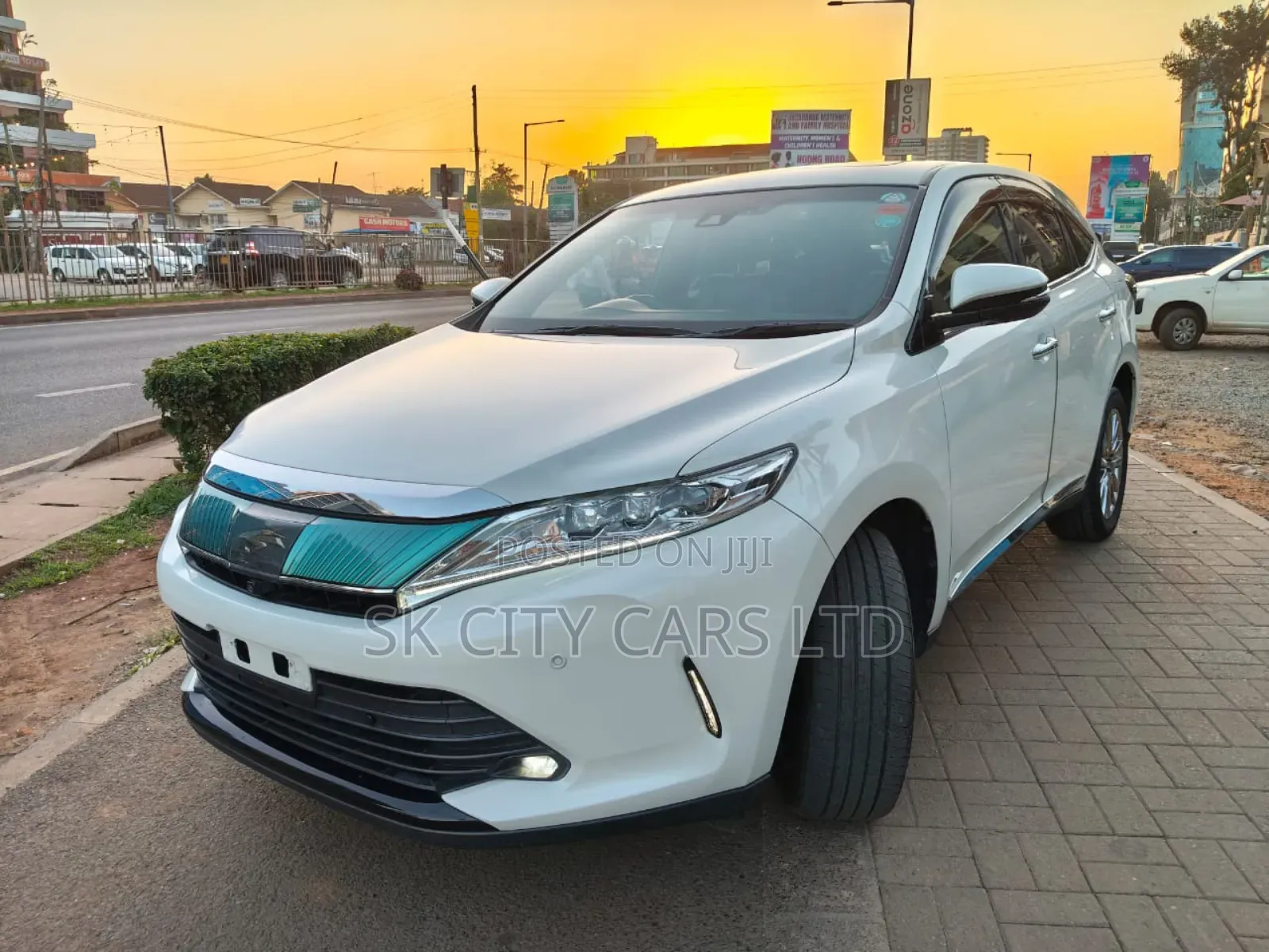 Toyota Harrier 2.0 2018 White