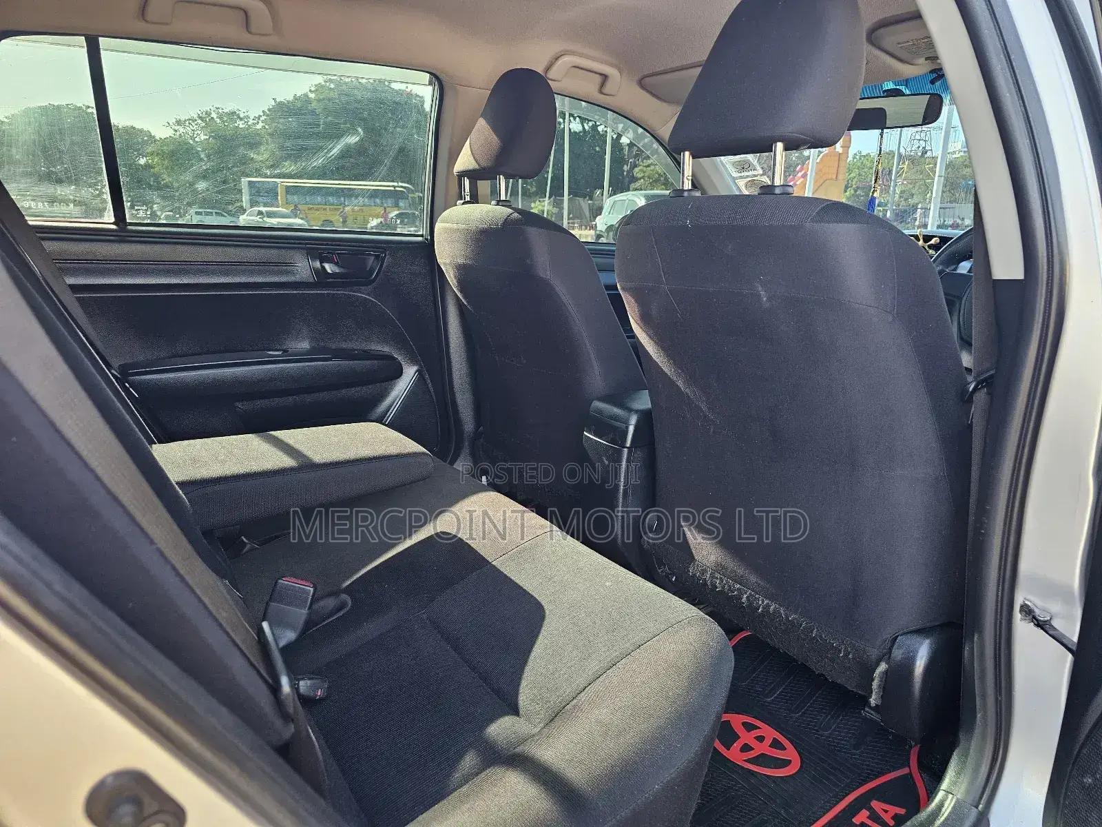 Toyota Corolla Fielder 1.5 Petrol FWD 2014 Silver