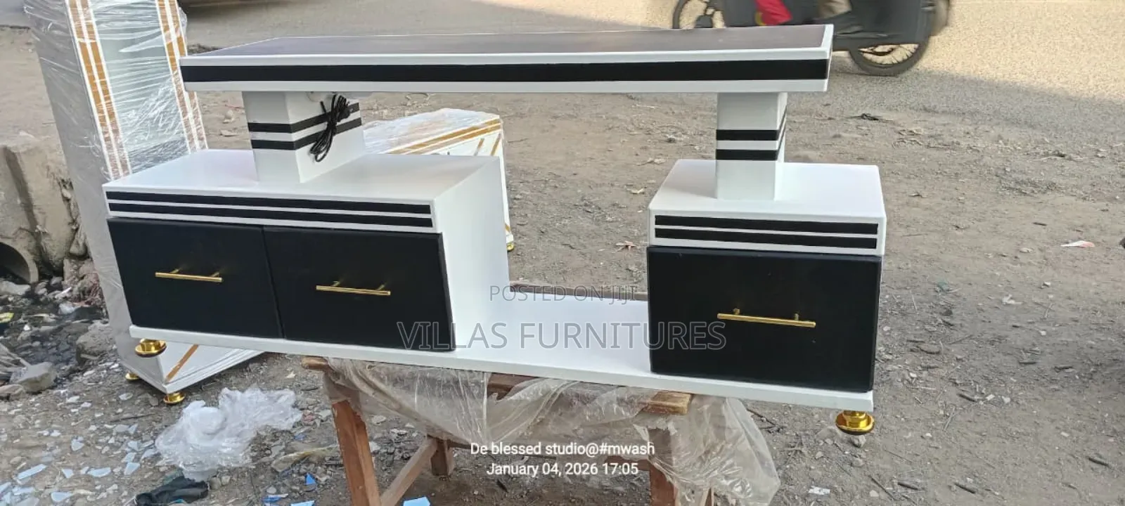 5 Feet Tv Stand
