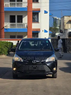 Toyota Vitz 1.3 AWD 5dr 2019 Black