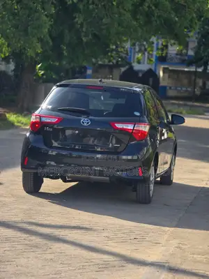 Toyota Vitz 1.3 AWD 5dr 2019 Black