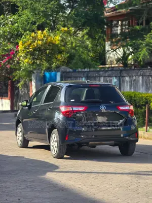 Toyota Vitz 1.3 AWD 5dr 2019 Black