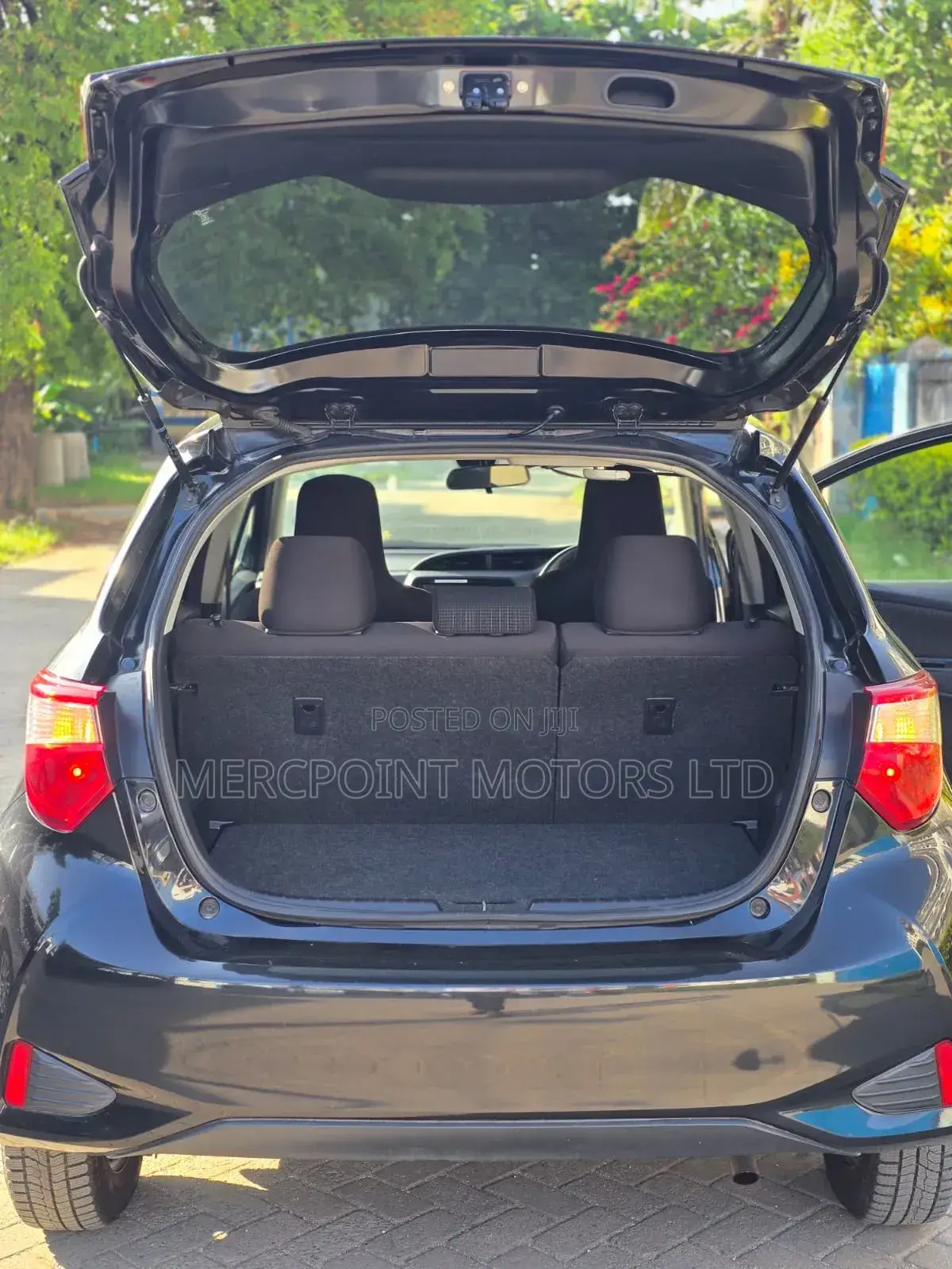 Toyota Vitz 1.3 AWD 5dr 2019 Black
