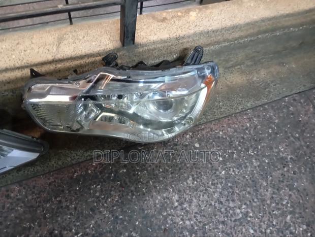 Outlander 2012 Headlight Xenon - main view