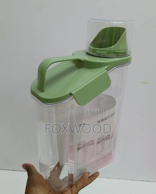 High Quality Acrylic Airtight Cereal Container - thumbnail 2