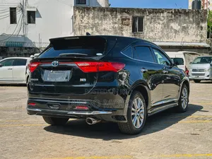 Toyota Harrier 2.5 Hybrid 4WD 2019 Black