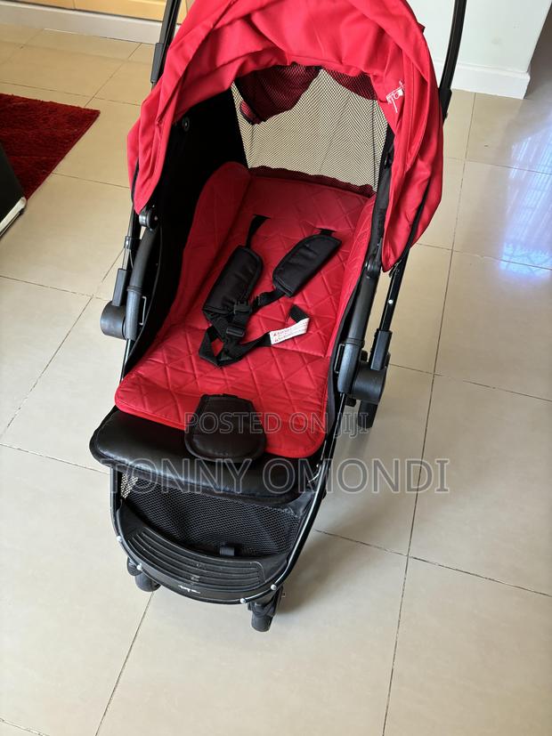 Reversable and Foldable Baby Stroller - main view