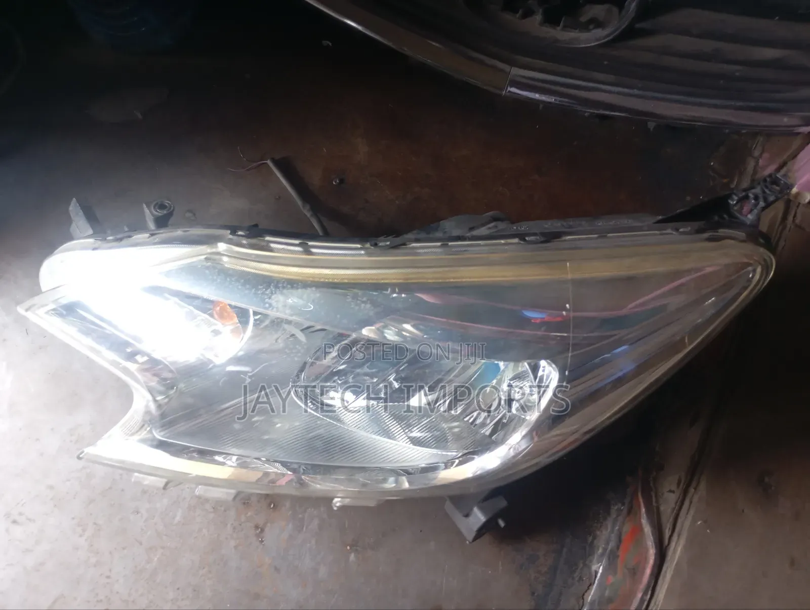 Nissan Note E12 Headlight