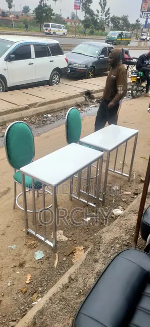 Simple Manicure Seats/ Manicure Table