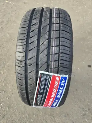 235 /35 R19 Vinmax (New Technology)