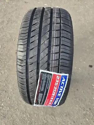 235 /35 R19 Vinmax (New Technology)
