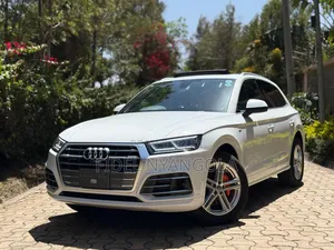 Audi Q5 2.0T Premium AWD quattro 2018 White