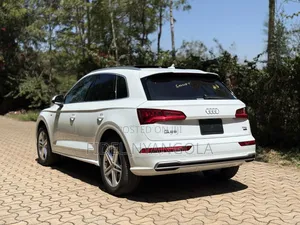 Audi Q5 2.0T Premium AWD quattro 2018 White