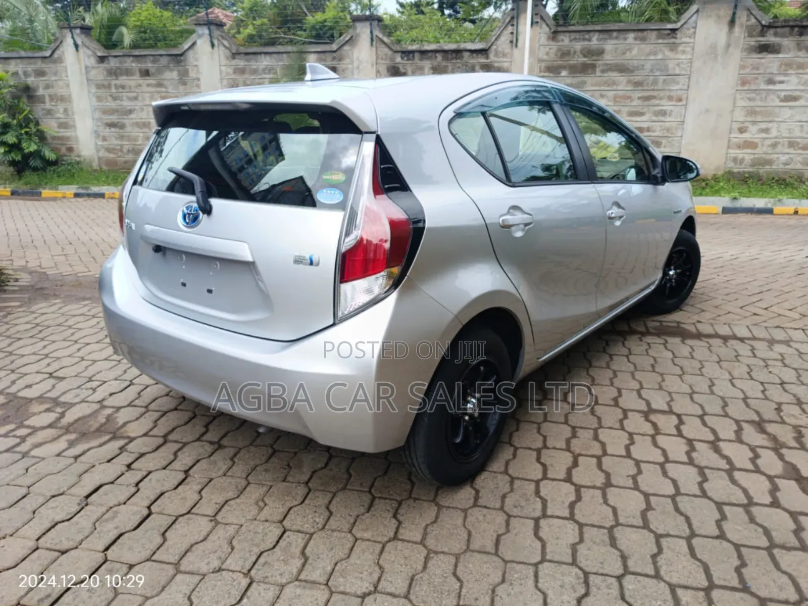 Toyota Aqua 2017 Silver