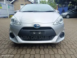 Toyota Aqua 2017 Silver