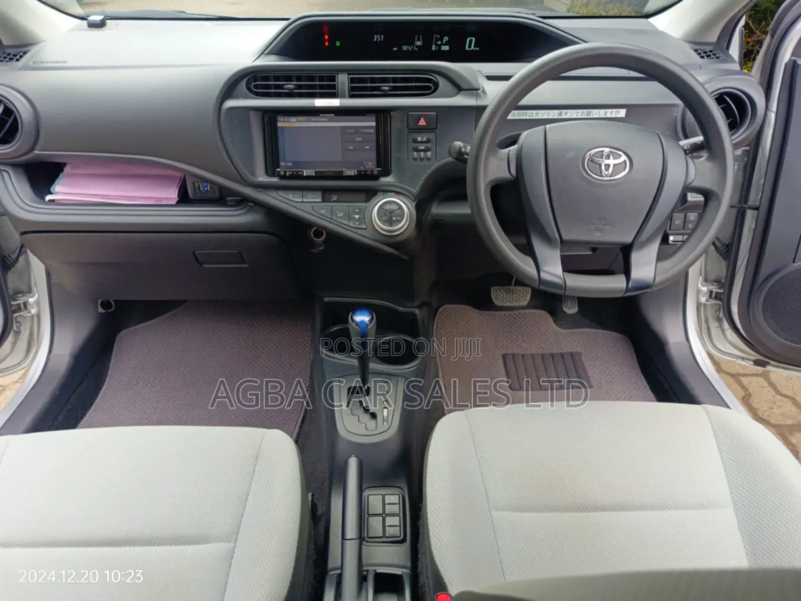 Toyota Aqua 2017 Silver