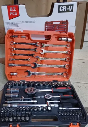 Auto- Garage 82 Pcs Chrome Mechanical Socket Wrenchs + Screwdriver Set