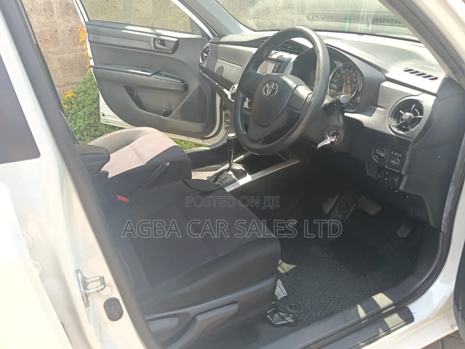 Toyota Corolla Fielder 2018 White