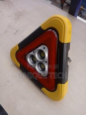 Solar Led Triangle Warning Light For Emergency & Outdoor - thumbnail 2