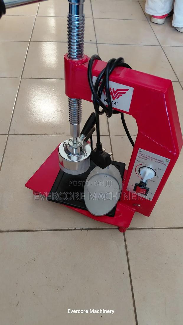 Automatic Temperature Control Timing Vulcanizing Machine. - main view