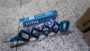 Manual 32" Total Hand Riveters