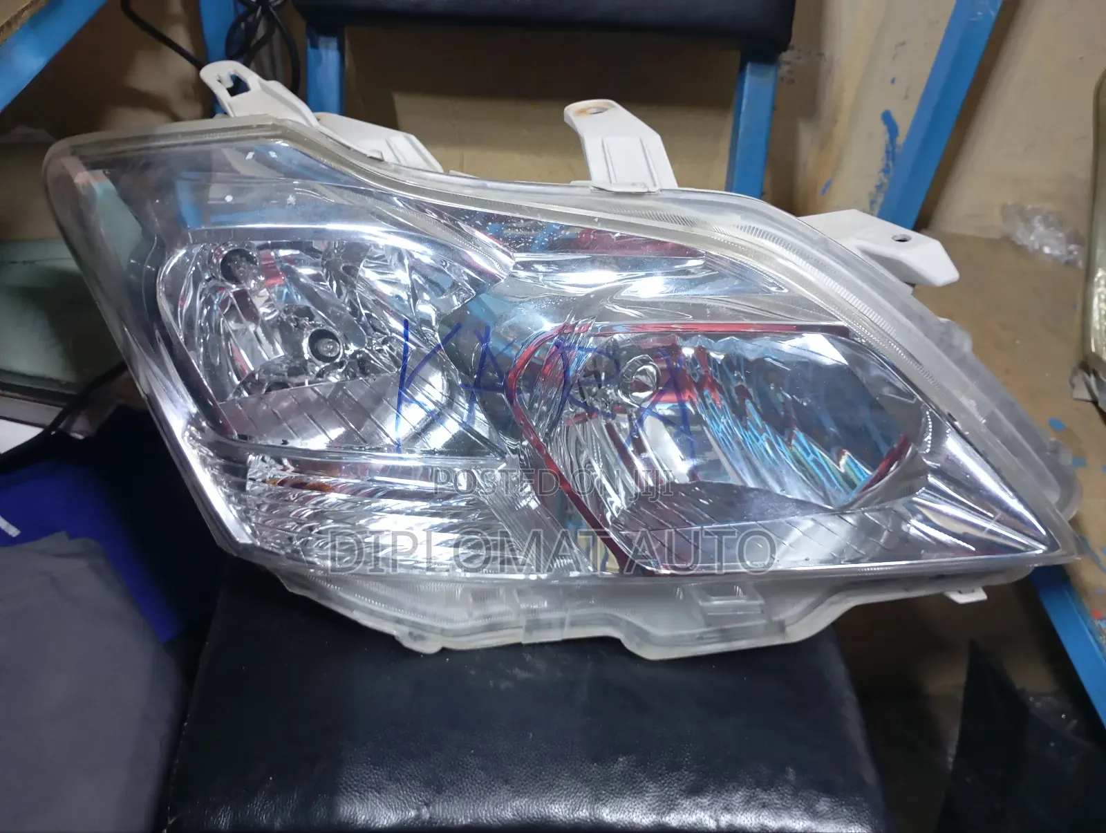Premio 260 Headlight Non