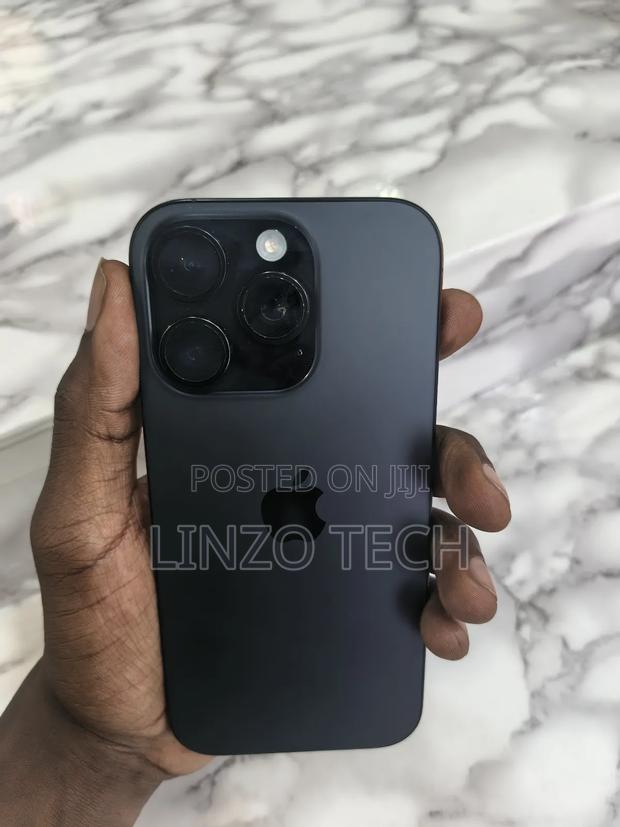 Apple iPhone 16 Pro 256 GB Black - main view