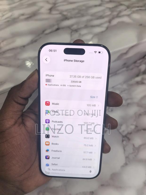 Apple iPhone 16 Pro 256 GB Black - thumbnail 3