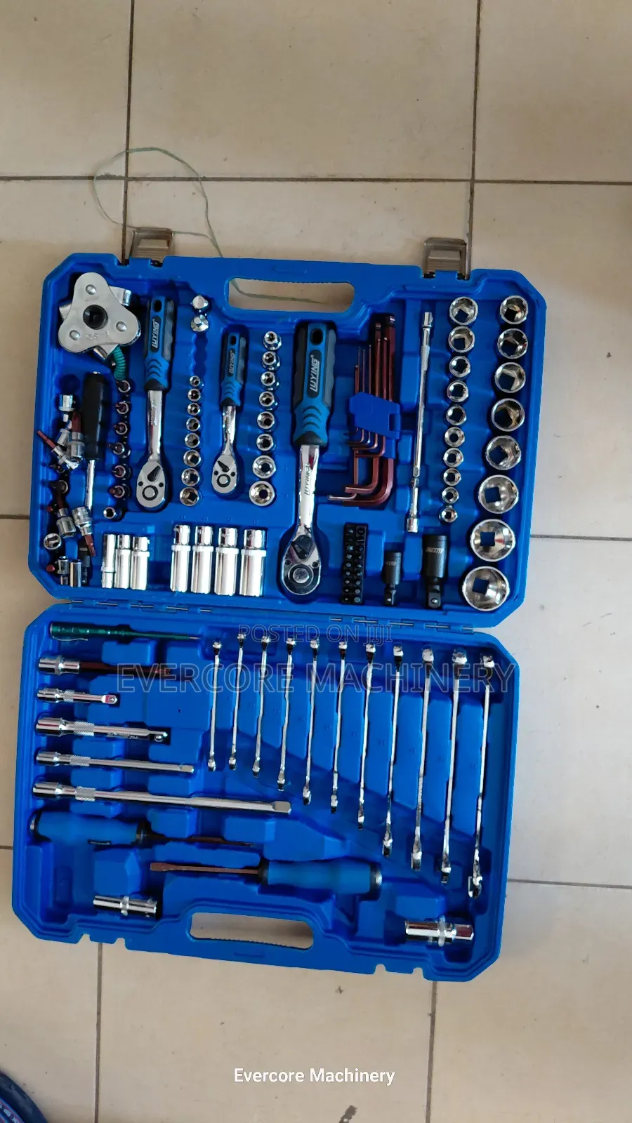Heavy Duty 121pcs Tool Box Set With All Accessories.