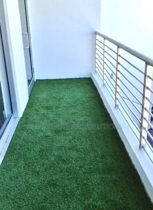 Gentle Underfoot Grass Carpet - thumbnail 2