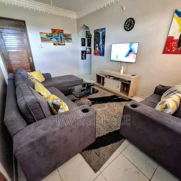 Airbnb Lumumba Drive, Roysambu Near TRM Mall One Bedroom 2500/