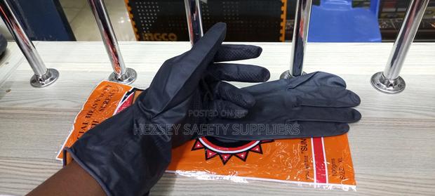 Light Duty Affordable Rubber Gloves - thumbnail 2
