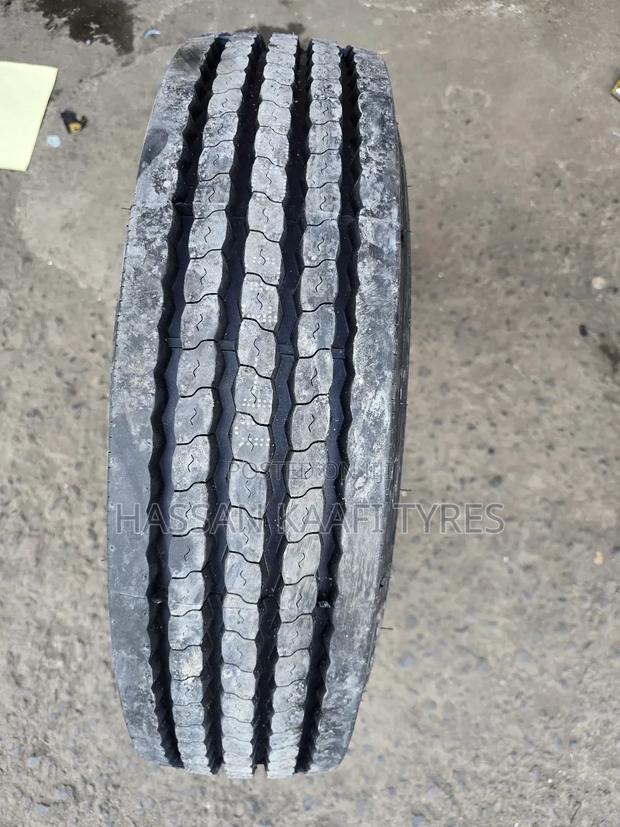 215/75r17.5 Boto Tyre