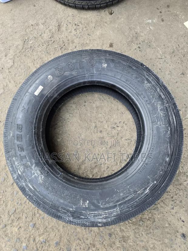 215/75r17.5 Boto Tyre - thumbnail 2