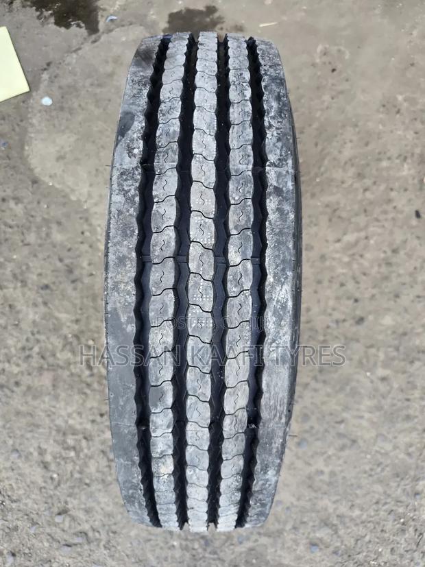 215/75r17.5 Boto Tyre - thumbnail 4