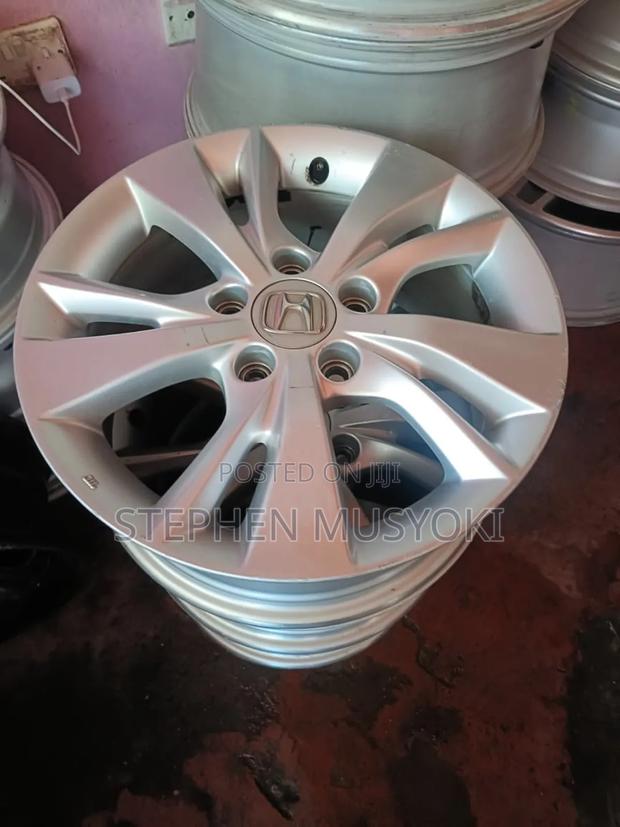 Honda Vessel Size 16inch Rims