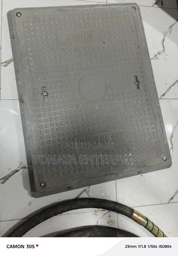 Composite Manhole Cover 18"*24* - main view