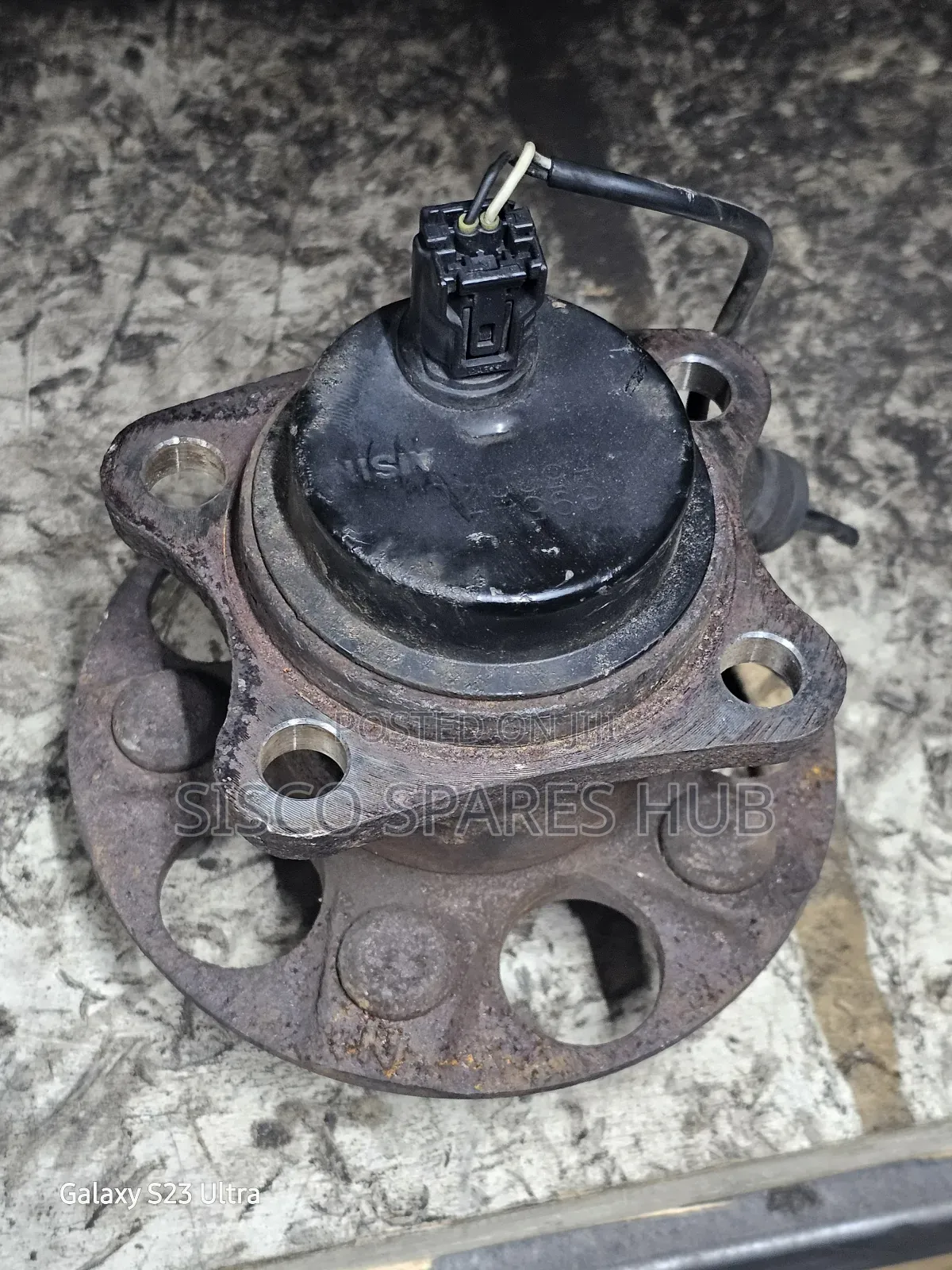 Rear Hub Ractis 2wd